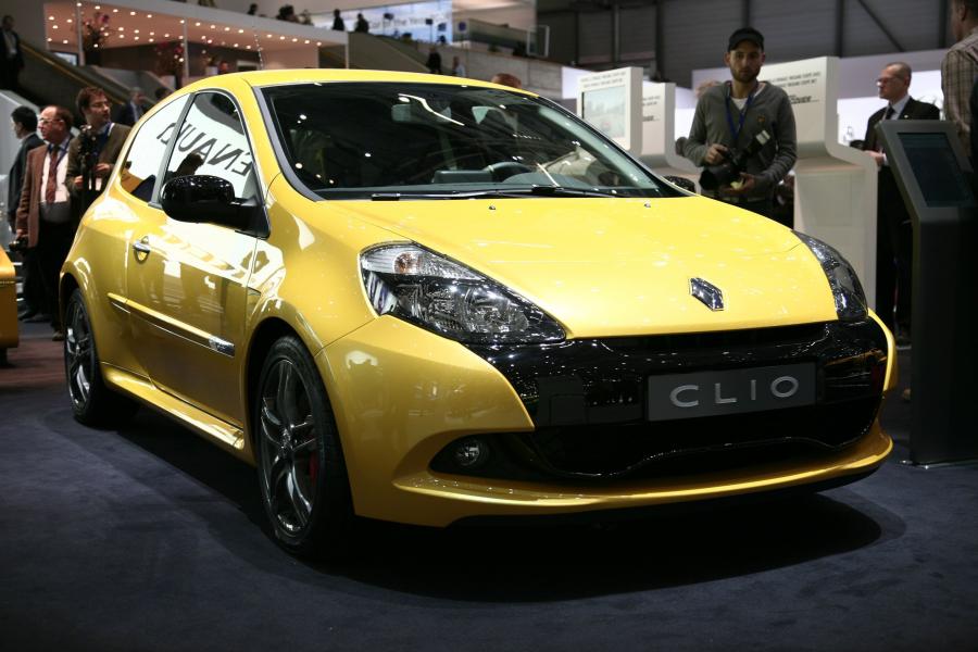  Renault Clio RS 2010 года  (фото 15 из 38)
